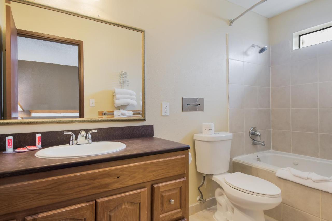 Econo Lodge Inn & Suites Hoquiam Екстериор снимка