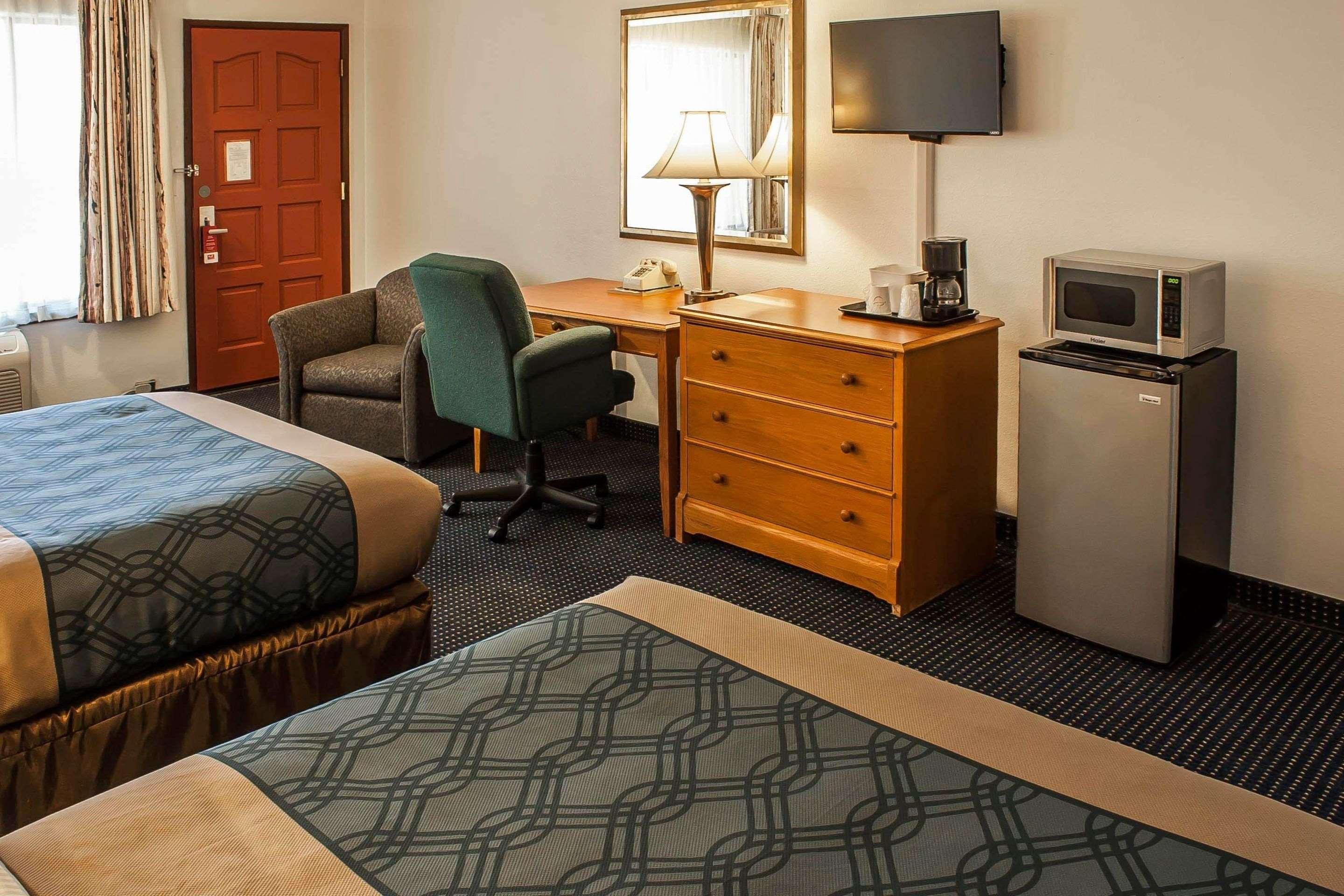 Econo Lodge Inn & Suites Hoquiam Екстериор снимка