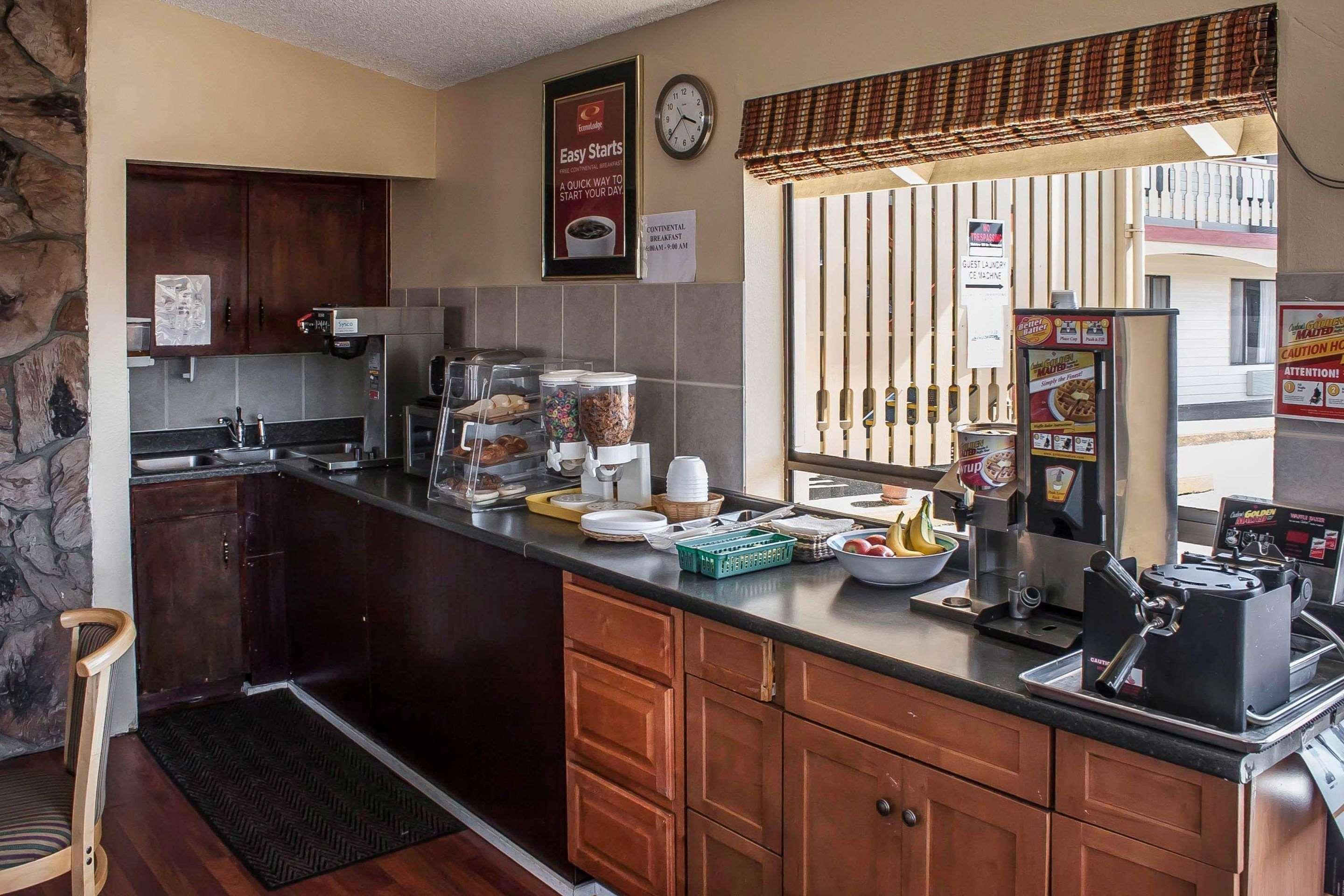 Econo Lodge Inn & Suites Hoquiam Екстериор снимка